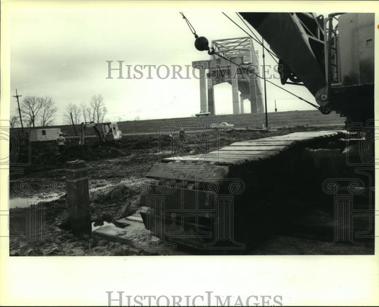 1993 Press Photo Construction continues on the Grammercy-Wallace bridge - Historic Images