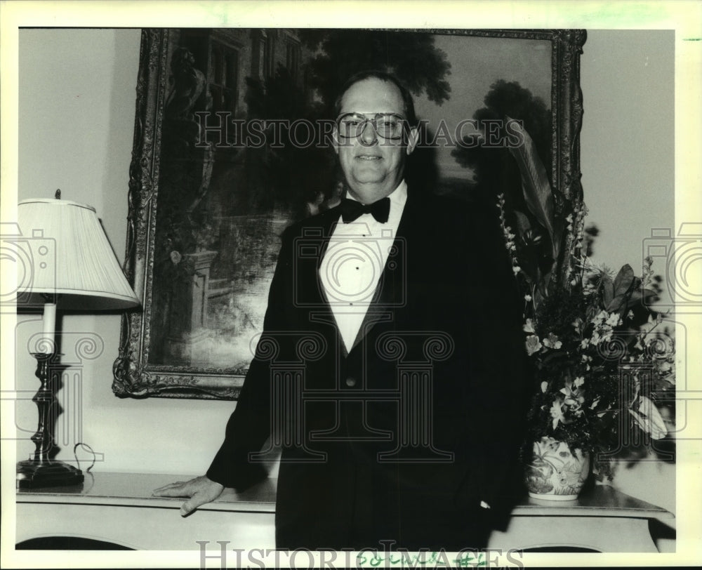 1990 Press Photo Dr. Luke Glancy at Hotel Gieu Gala. - Historic Images