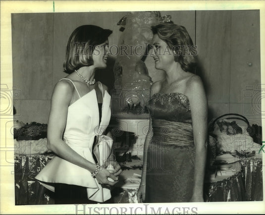 1990 Press Photo Claire Gisclair & Anne Little at the Sugar Plum Ball - Historic Images