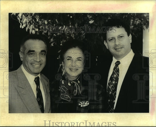 1994 Press Photo Raanan Gissein, Dorlene Alaynick & Stephen Dubov at an event - Historic Images
