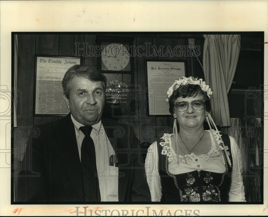 1990 Press Photo Socialites Peter Gitz & Nancy Morris at Deutsches Haus - Historic Images
