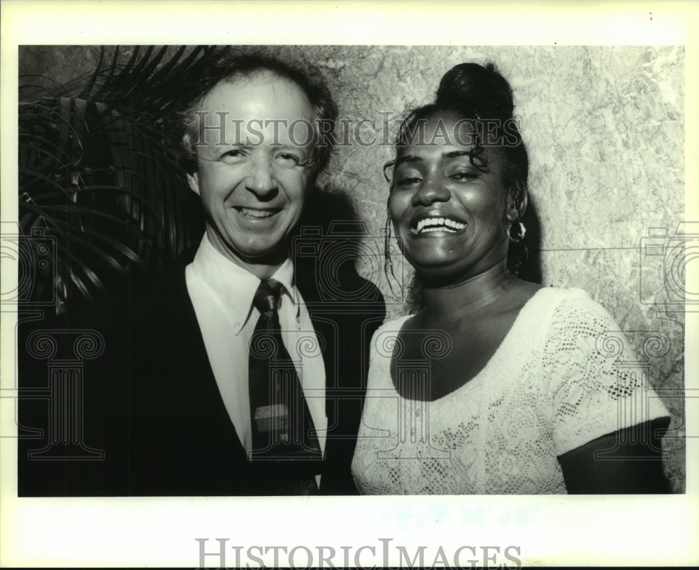 1994 Press Photo Kendall Hobson, Deborah Givens at Habitat for Humanity Event - Historic Images