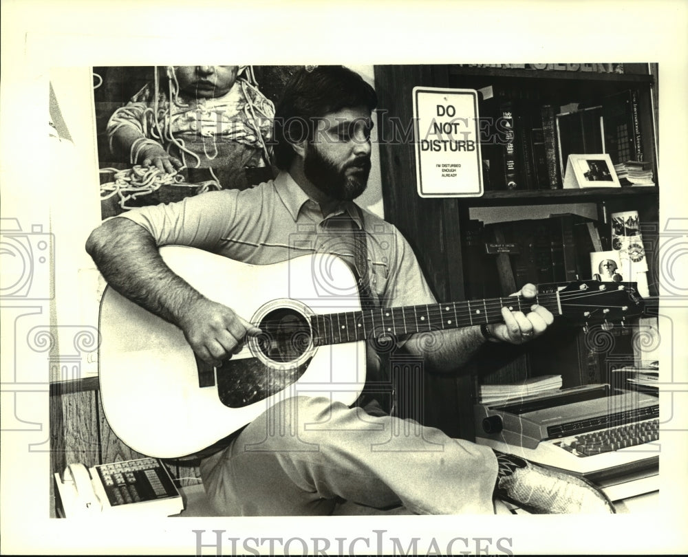 1986 Press Photo Mike Gilbert, youth minister at First Baptist Church in Kenner - Historic Images