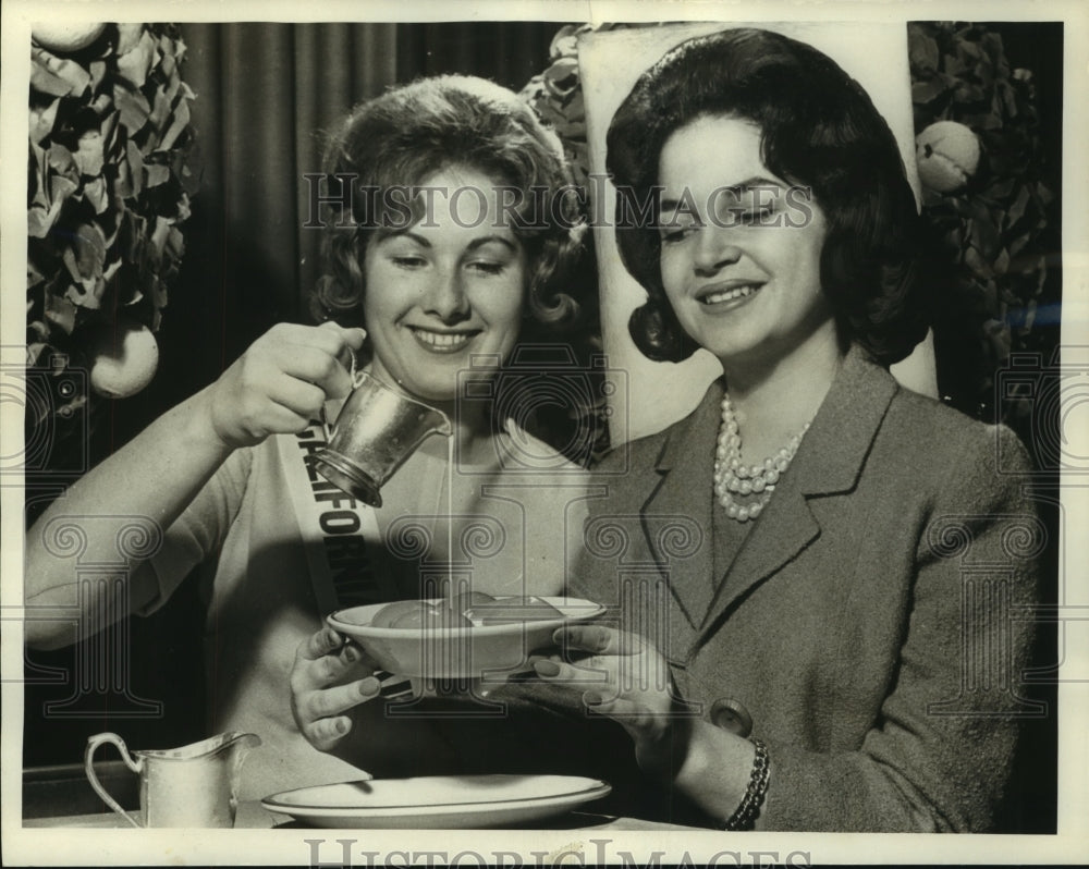 1964 Press Photo Anne Giles, reigning National Peach Queen at Fresno Convention - Historic Images