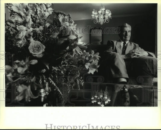 1994 Press Photo Kiro Gligory, president of Macedonia, in Sheraton Hotel suite - Historic Images