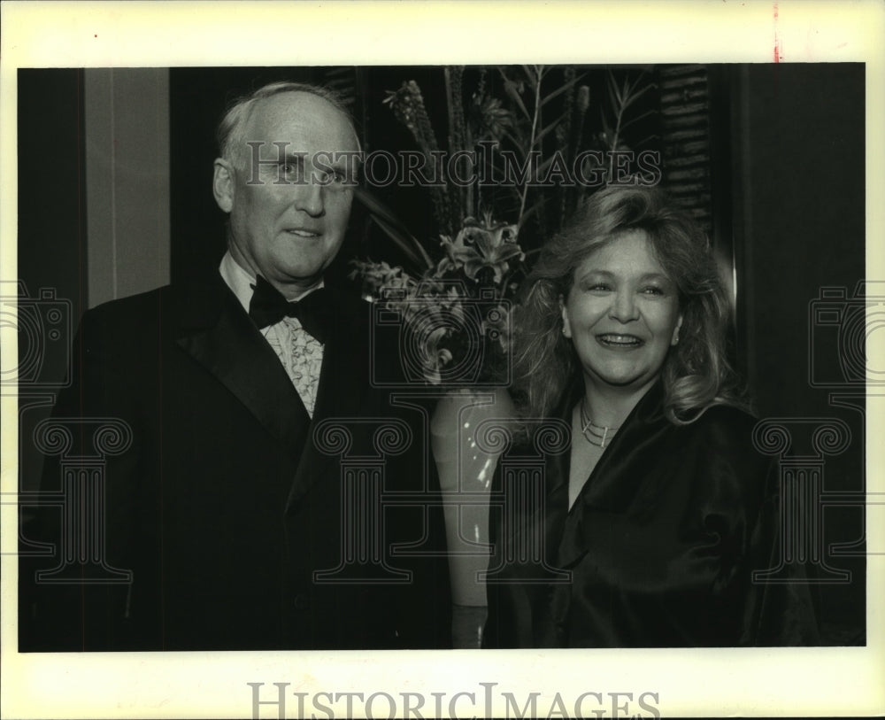 1987 Press Photo Paul Snemyr &amp; Mary Giraud attending a Benefit Gala Dinner - Historic Images