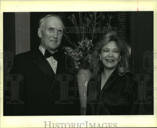 1987 Press Photo Paul Snemyr & Mary Giraud attending a Benefit Gala Dinner - Historic Images