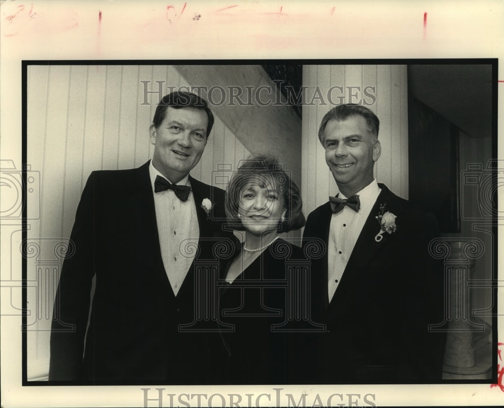 1990 Press Photo Judge Thomas &amp; Mary Giraud, Fred Young at Steppin Out Event - Historic Images