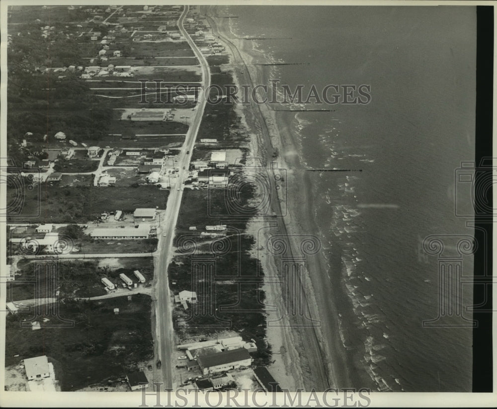 1966 Press Photo Aerial view of Grand Isle, Louisiana - nob25791 - Historic Images