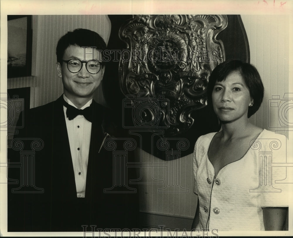 1991 Press Photo Financial planners John &amp; Esther Gin at an event - nob25862 - Historic Images