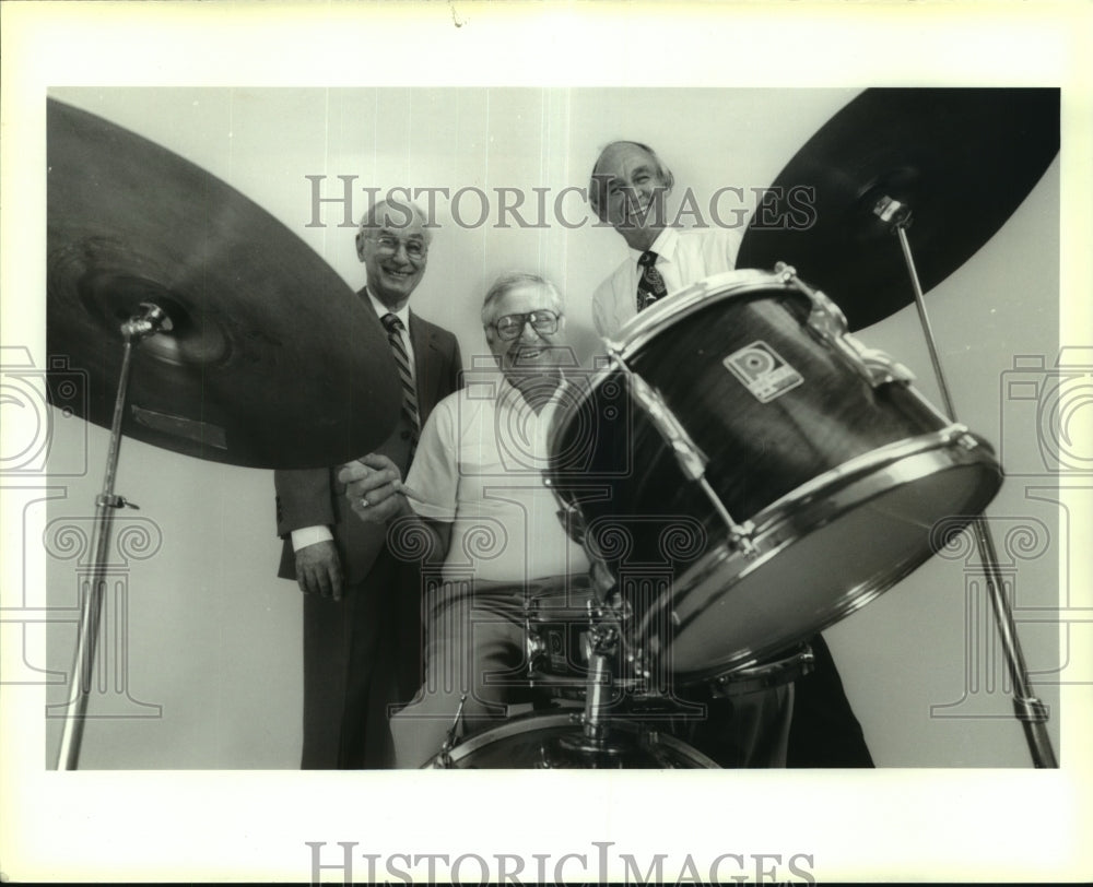 1992 Press Photo Members of the 156th Army infantry band author a book - Historic Images