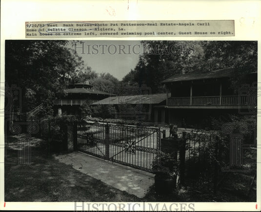 1982 Press Photo The home of Hulette Gleason with a guest house & swimming pool - Historic Images