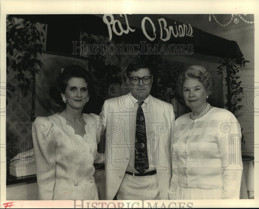 1991 Press Photo Tudie & Harvey Gleason with Elaine Collenberg attend an event - Historic Images