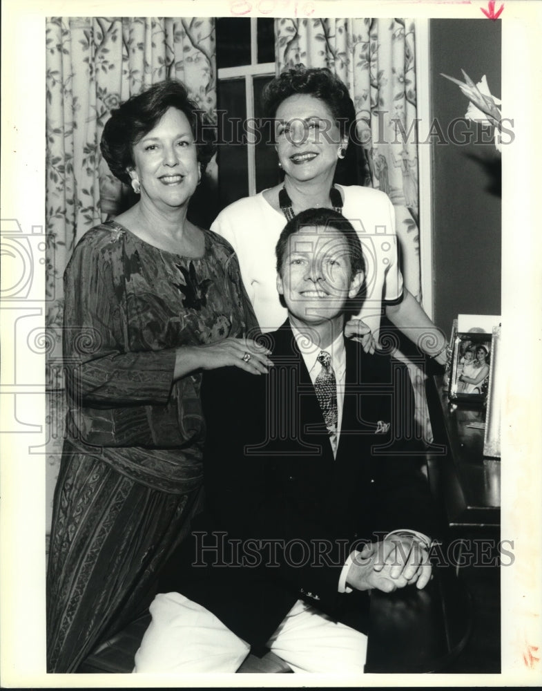 1993 Press Photo Gwen Delle Giacobbe, Roslyne Paige Stern &amp; Joseph Giacobbe - Historic Images