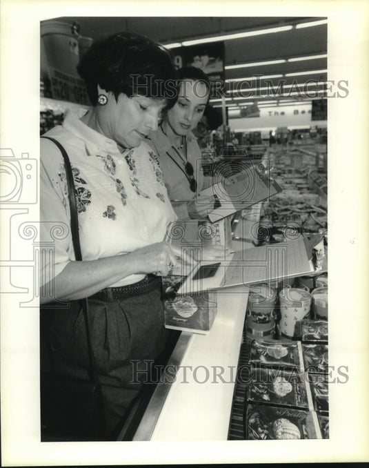1993 Press Photo Helen Gilmore computes fat content of ice cream - nob26020 - Historic Images