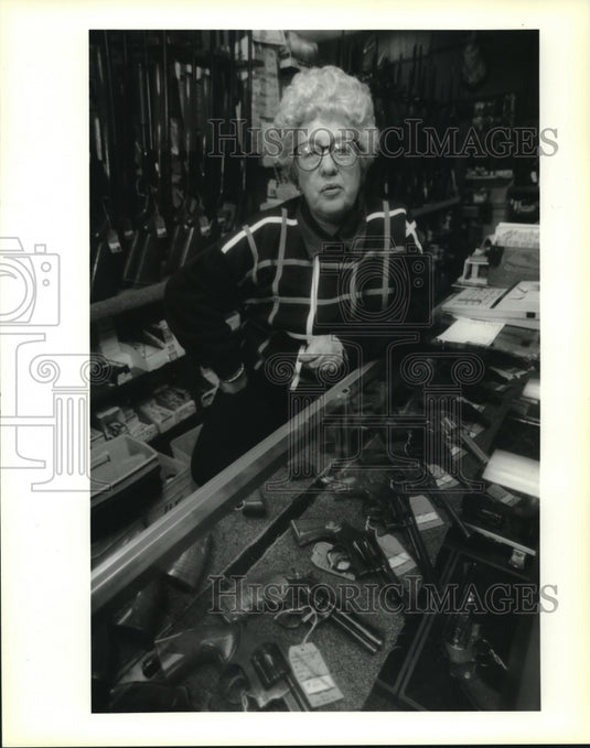1993 Press Photo New Orleans - Gretna Gun Work Inc. Owner Chris Ziifle - Historic Images