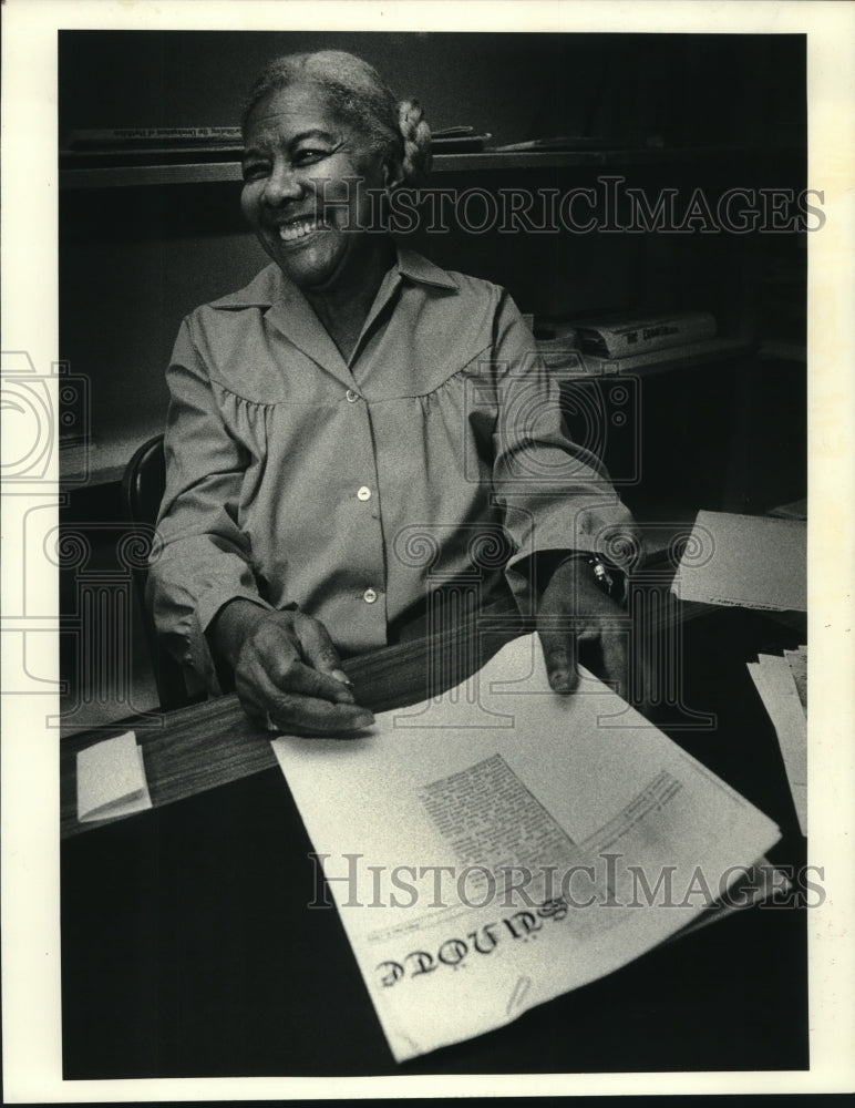 1983 Press Photo Maude Hadnott volunteers at substance abuse center - nob26126 - Historic Images