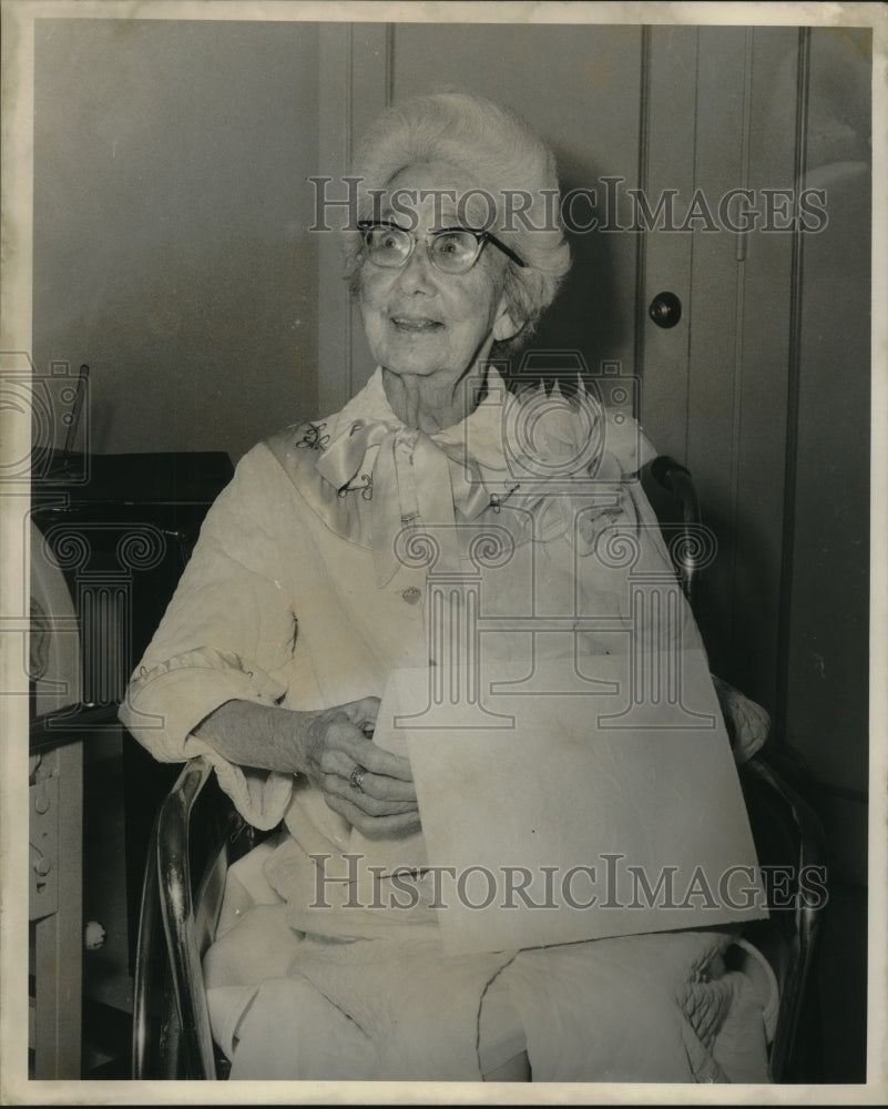 1967 Press Photo Mrs. Henrietta Gibbies - nob26175 - Historic Images