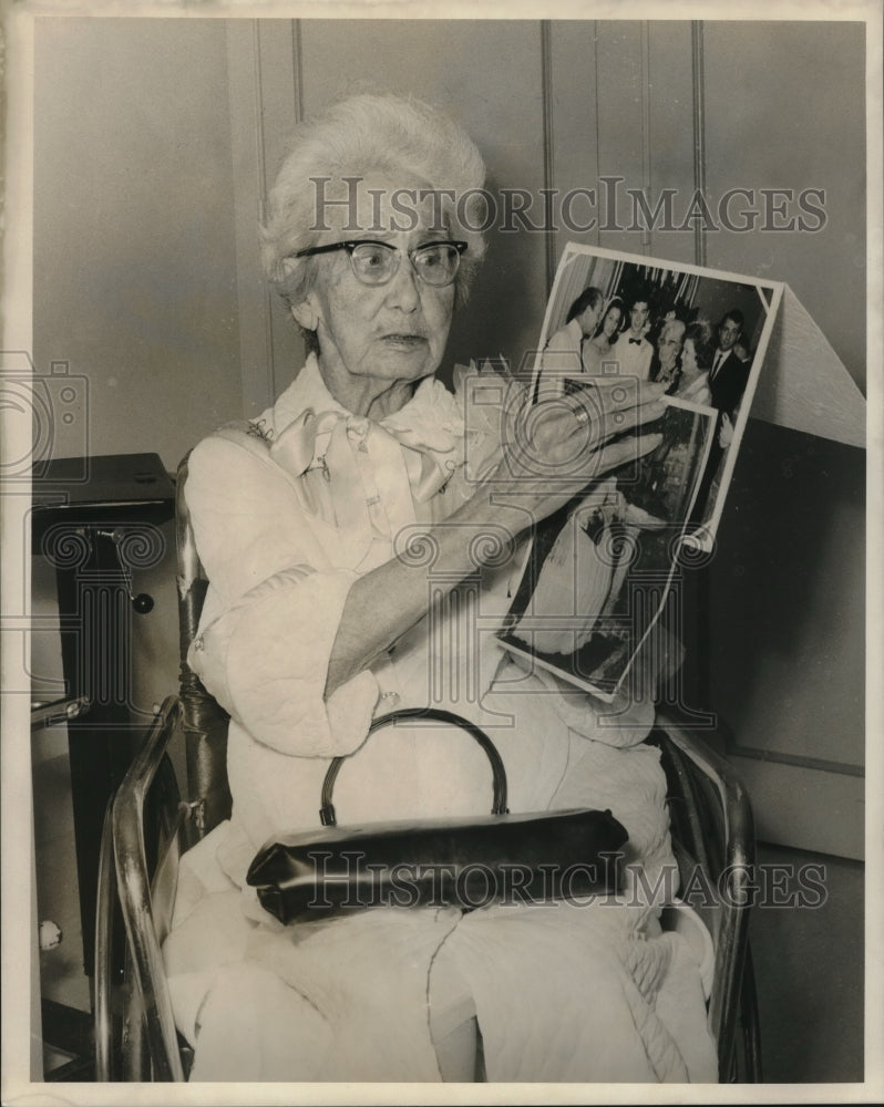 1967 Press Photo Mrs. Henrietta Gibbies - nob26176 - Historic Images