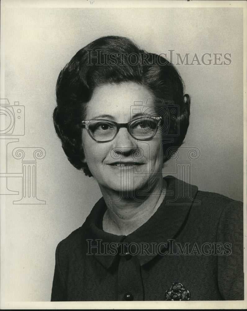 1971 Mrs. Hilda Haerer, of the St. Matthew&#39;s Lutheran Church - Historic Images