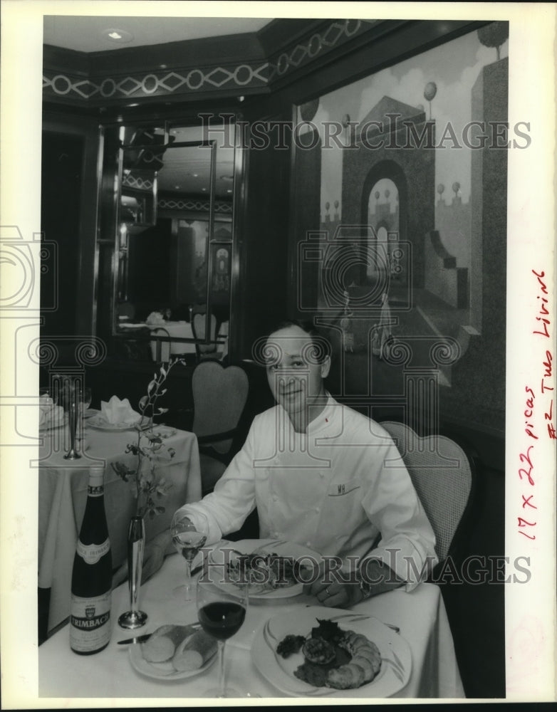 1990 Press Photo Chef Marc Haeberlin with dishes he prepared - Historic Images