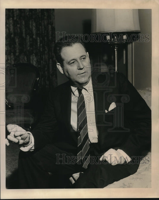 1965 Press Photo Edger V. Hall attends a home improvement council meeting - Historic Images
