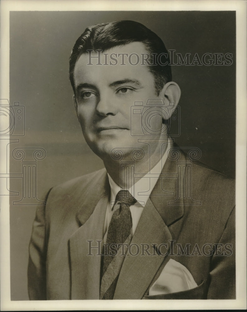 1956 Press Photo H. Vance Greenslit, president Southern Greyhound lines - Historic Images