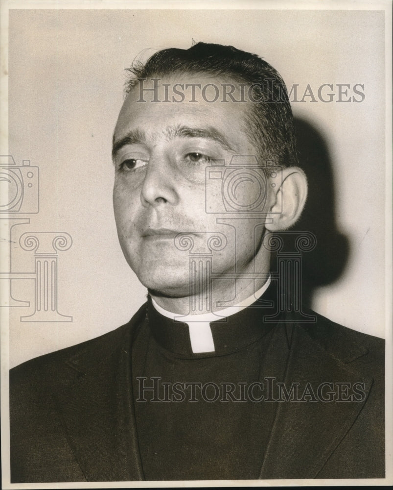 1963 Press Photo Friar Nicholas Govenalb has served along the Amazon River. - Historic Images