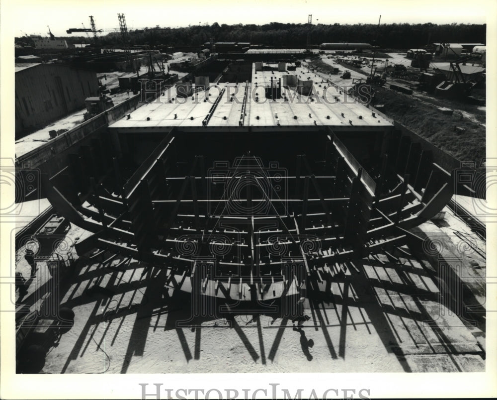 1991 Press Photo Construction of barge at Gretna Machine and Iron Works - Historic Images