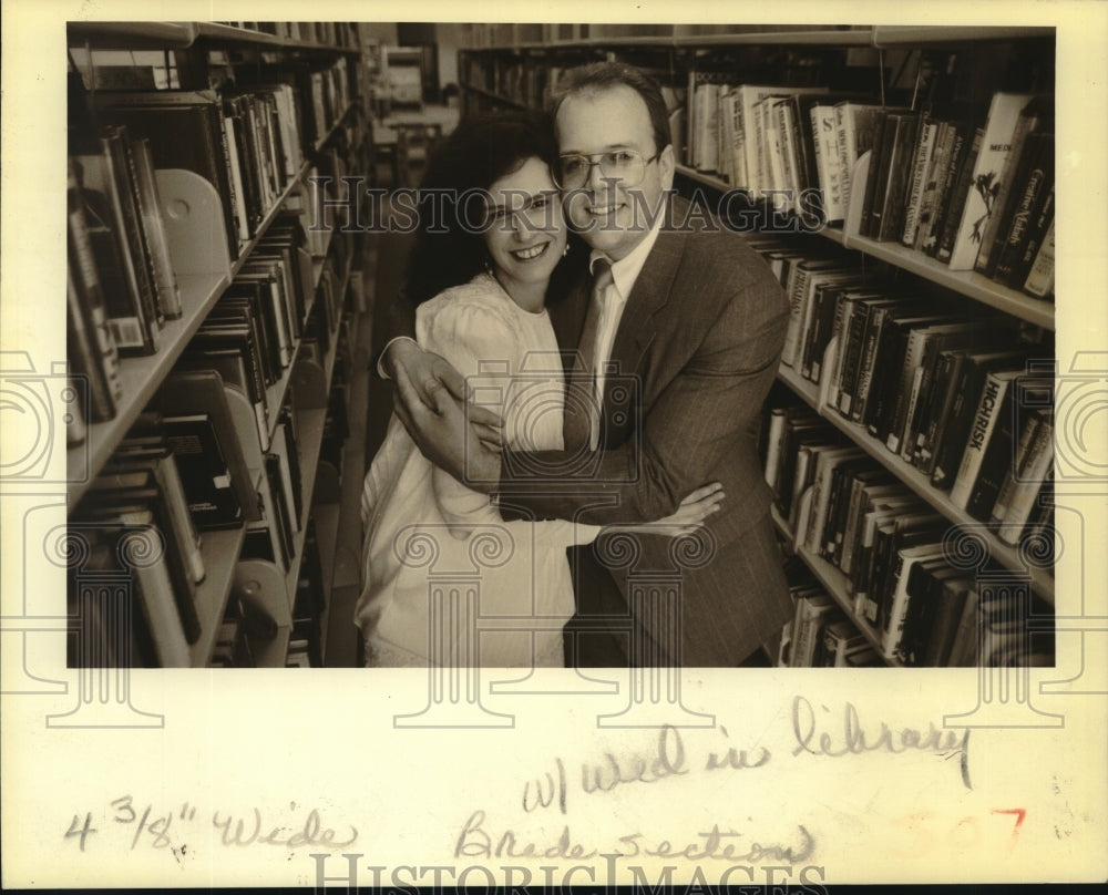 1988 Press Photo Debra Baldwin and Greg Gilstrap wedding at Metairie Library - Historic Images