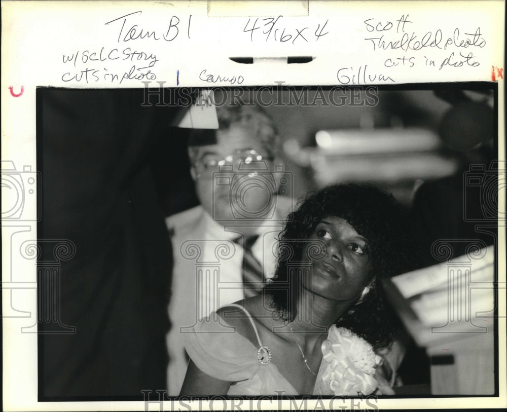 Press Photo Elwin Gilum attending a dinner gala - Historic Images