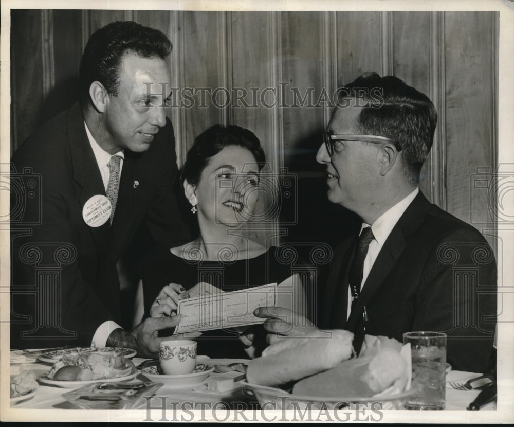 1959 Press Photo Magnolia School for Retarded Children receiving check donations - Historic Images