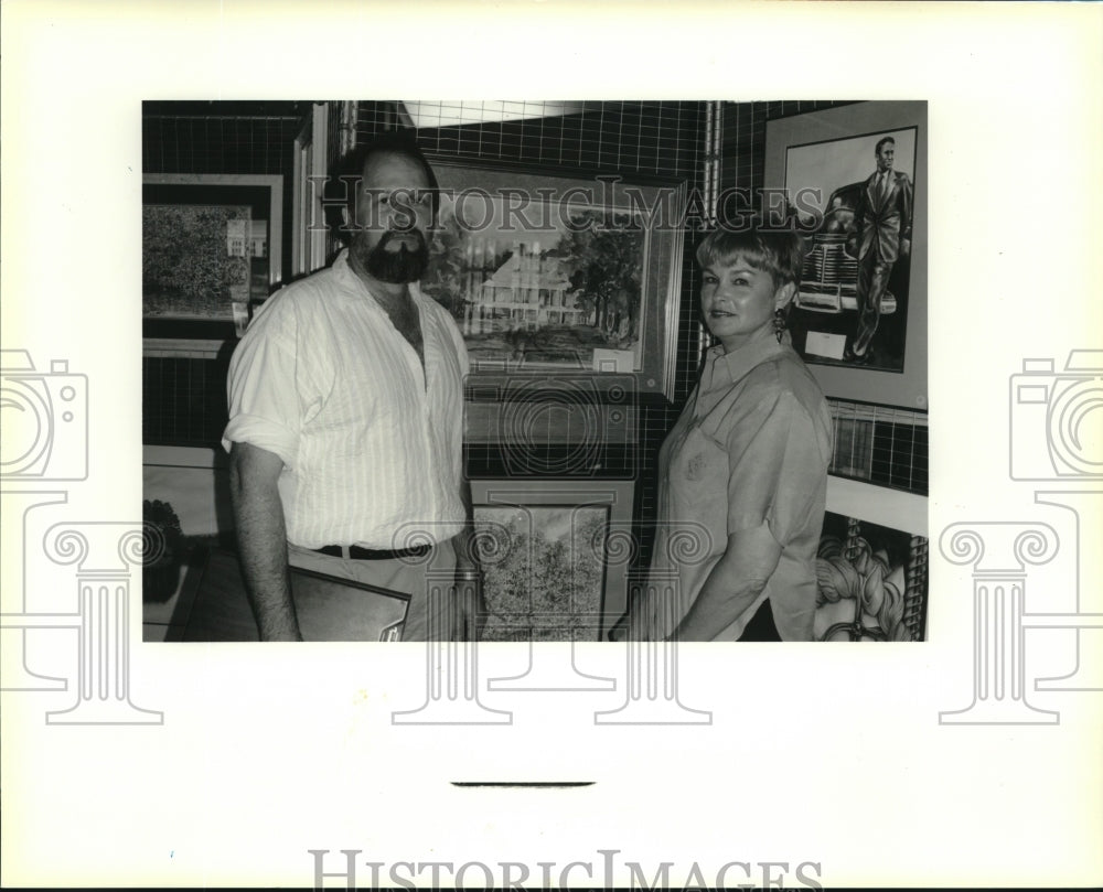 1990 Press Photo Bob Graham and Ann Heinz showcasing their latest art work - Historic Images