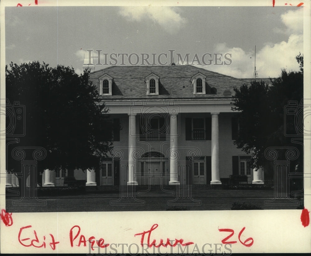 1982 New Governor's Mansion in Baton Rouge, Louisiana – Historic Images