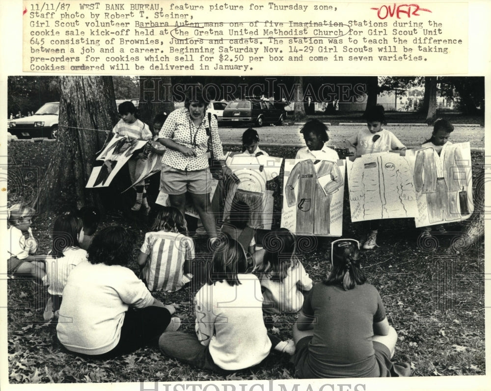 1987 Press Photo Five Imagination Stations kick-off the Girl Scout cookie sale. - Historic Images