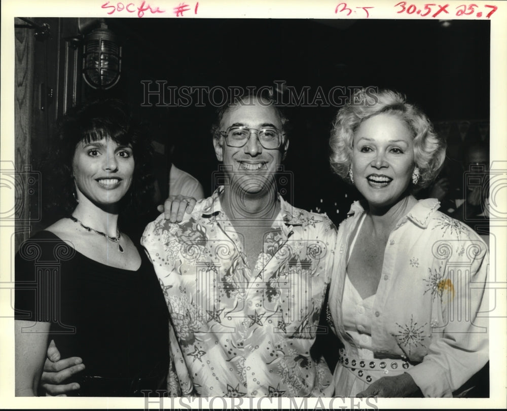 1994 Press Photo Gathering of the Louisiana State University Swim Team - Historic Images