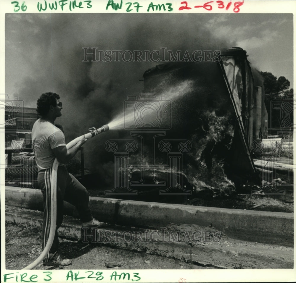 1985 Press Photo Captain Victor Vinet of the Gould Volunteer Fire Department. - Historic Images