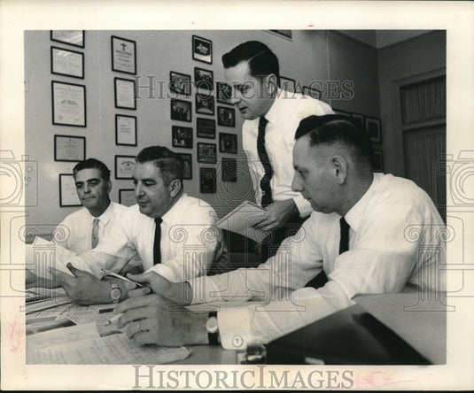 1964 Press Photo New Orleans Police Department officers & Supt. Joe Giarrusso - Historic Images