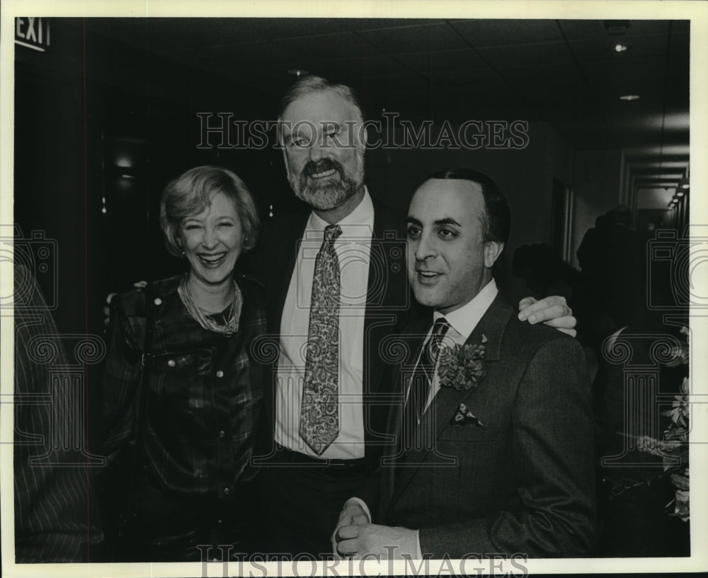 1988 Press Photo Beverly &amp; Dominic Gianna with Walter Burnett-New Orleans party - Historic Images