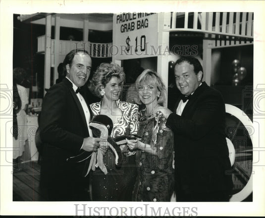1992 Press Photo Attendees at Magnolia Ball to Benefit Magnolia School - Historic Images