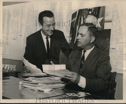 1963 Press Photo Mike Verges and Richard Hagy- "Draft Goldwater Committee" - Historic Images