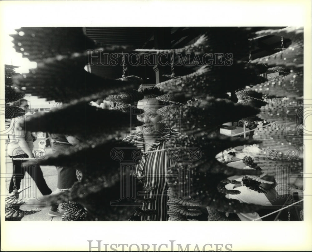 1994 Press Photo Aloma Brunet exhibitor at the Gretna Heritage Festival, Gretna - Historic Images