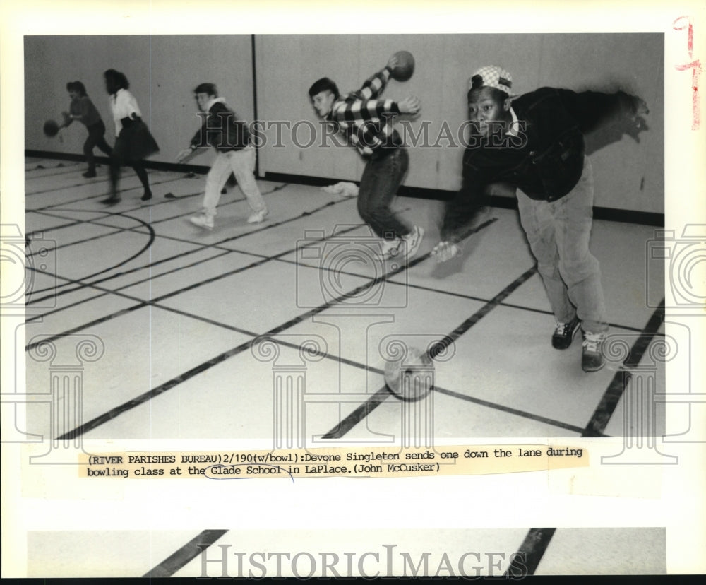 1990 Press Photo Bowling class at the Glade School in LaPlace - Historic Images