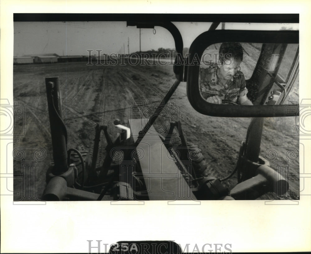 1993 Press Photo Sgt. Ricky Sauce bulldoze&#39;s playground of Glade School, LaPlace - Historic Images