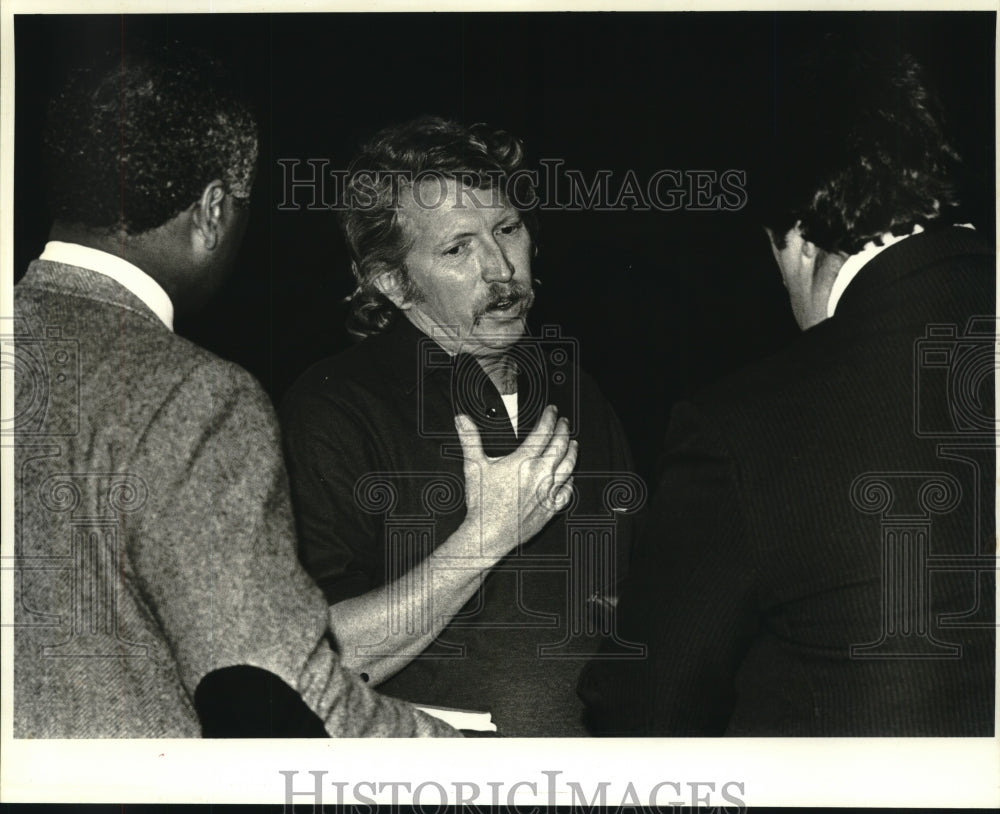 1988 Press Photo Gorden Greeno with Lawrence Aguillard and Wayne Bordelon - Historic Images