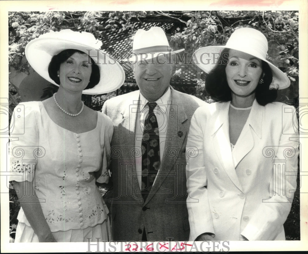 1994 Press Photo Teresa Guzzetta, Nick Giambelluca, Carey Hammett- Met Gardens - Historic Images