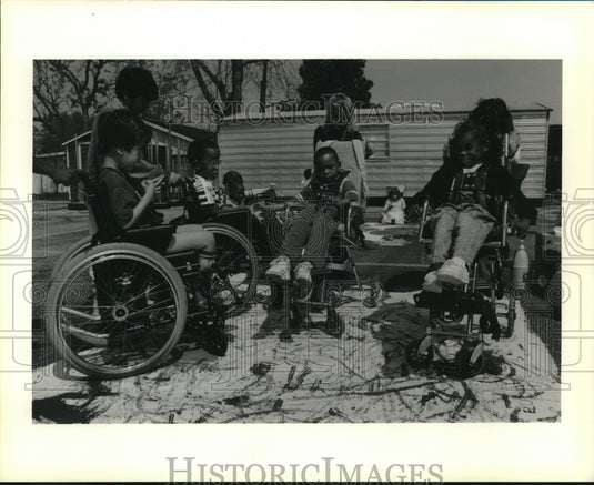 1990 Press Photo Greenlawn Terrace Elementary Students- "Very Special Arts Week" - Historic Images