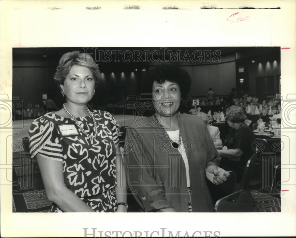 1989 Press Photo YMCA luncheon &amp; fashion show attendees, Sheraton Hotel Canal St - Historic Images