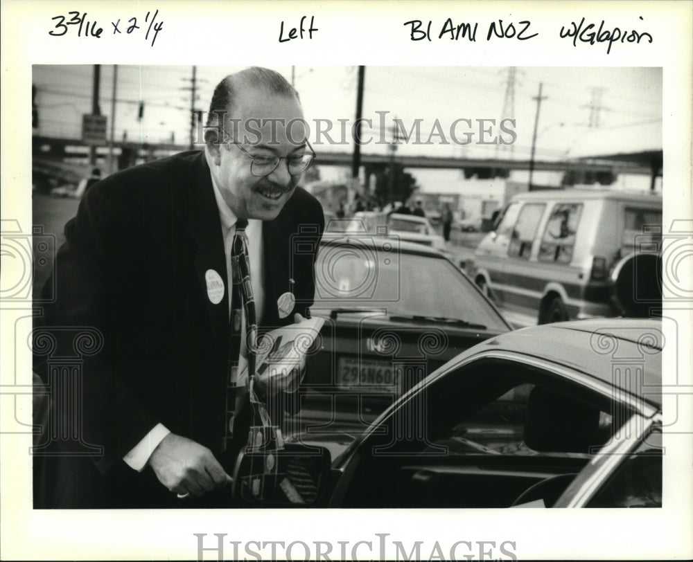 1994 Press Photo Roy Glapion, candidate for District D. campaigns. - Historic Images