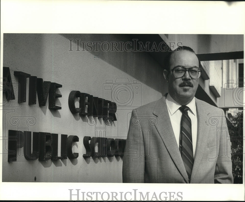 1988 Press Photo Roy Glapion. - Historic Images